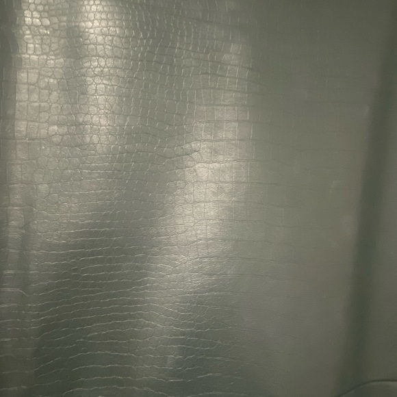 Green Leather pencil skirt - Picture 2 of 3